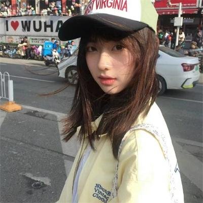 巫毒月亮海报